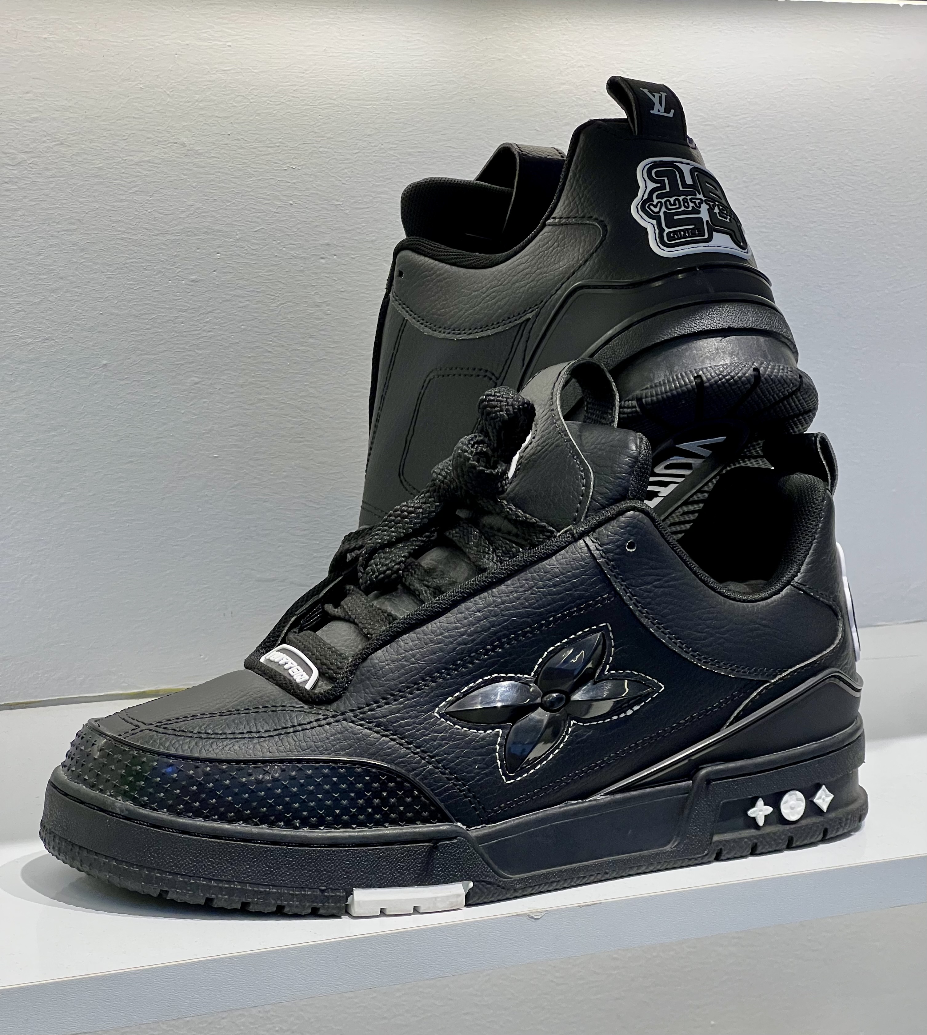 Basket LV noire