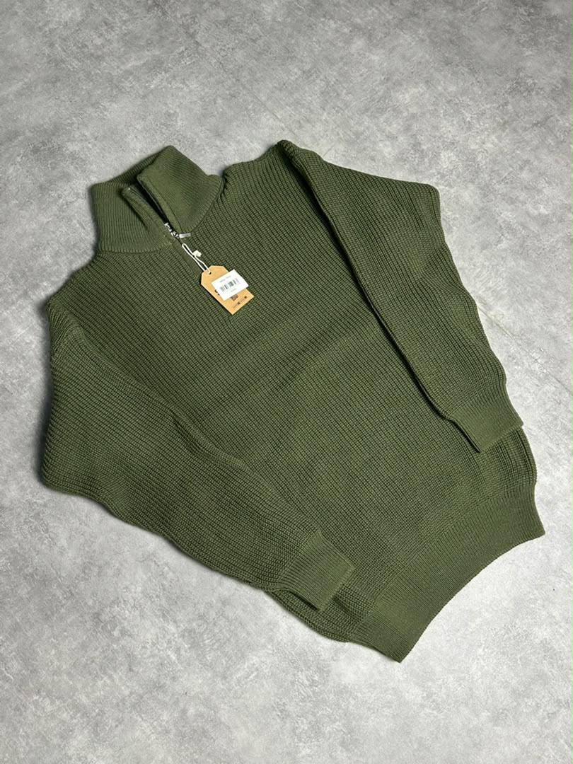 Pull half zip up vert