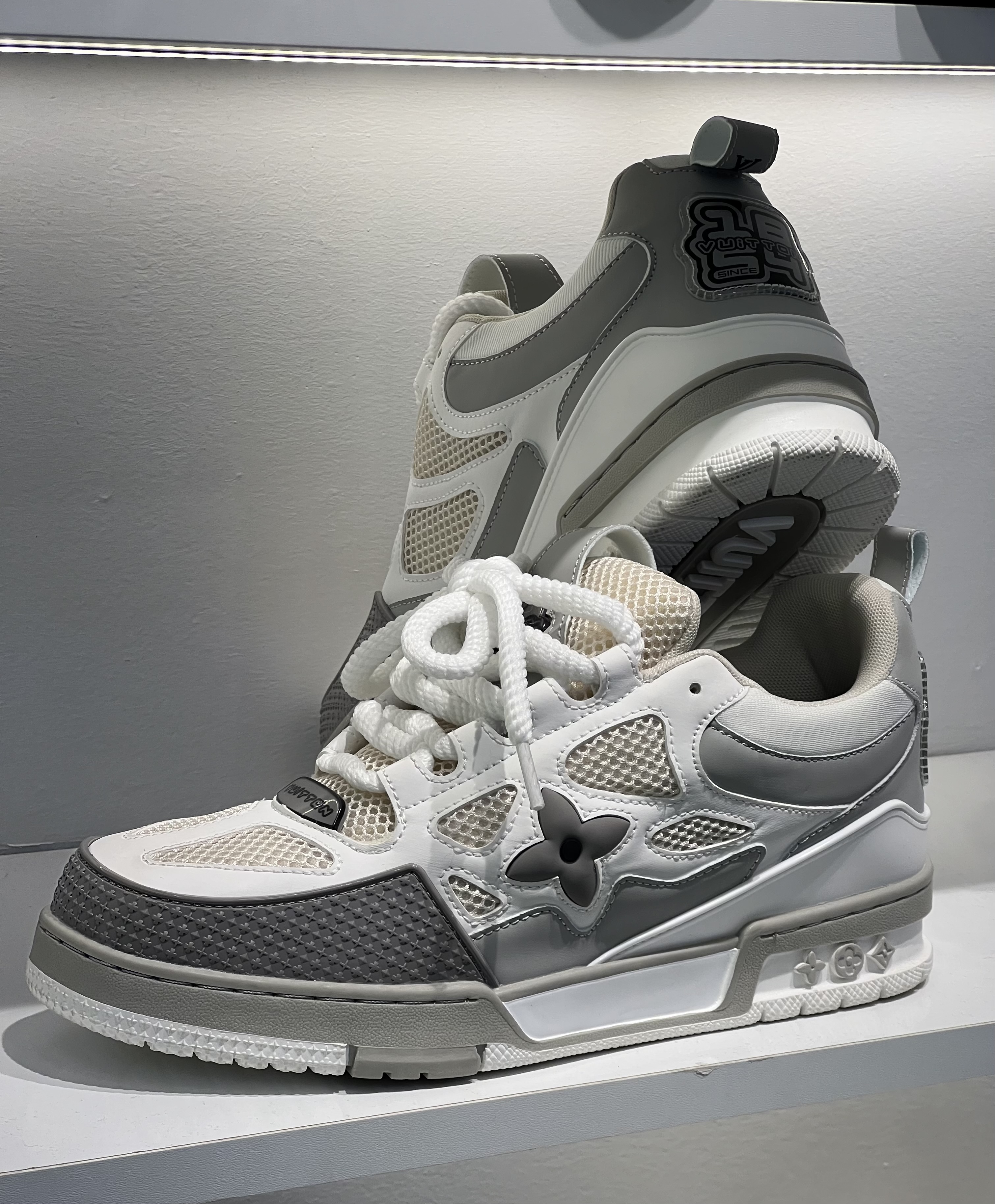 Basket LV blanche