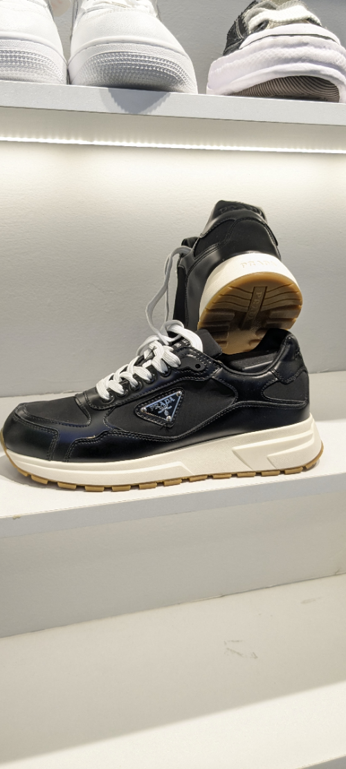 prada noir