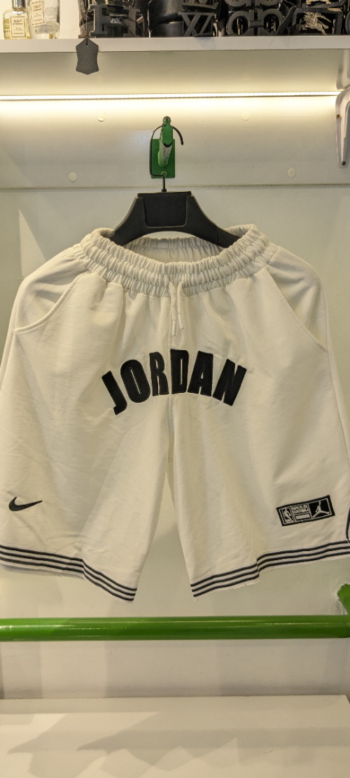 Short jordan white
