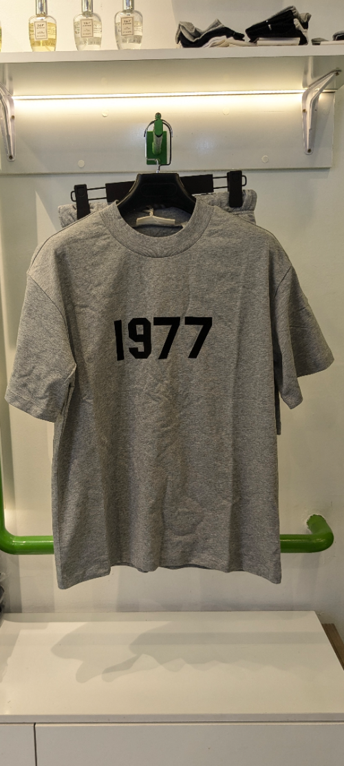 ensemble 1977 gris