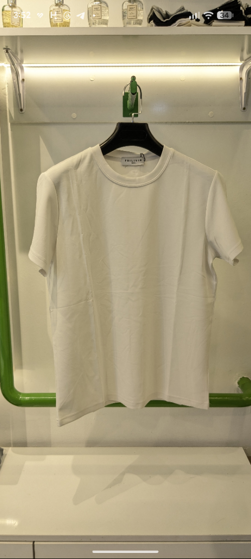 frill white